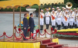 Chủ tịch nước Lương Cường chủ trì Lễ đón cấp Nhà nước Tổng thống Cộng hòa Pháp