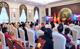 Cộng đồng người Việt tại Trung Quốc hướng về Tổ quốc trong ngày đại lễ
