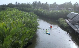 Đến Quảng Ngãi trải nghiệm chèo sup trên sông Kinh Giang