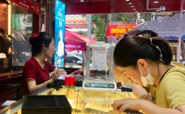Giá vàng trong nước cao hơn thế giới khoảng 13,7 triệu đồng/lượng