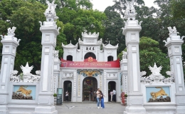 Hà Nội mở tour đêm 'Tiếng chuông Trấn Vũ'