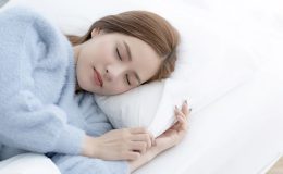 Ngủ không ngon có thể khiến bạn dễ cáu gắt, tăng cân và lão hóa sớm