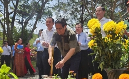 Thủ tướng Phạm Minh Chính tri ân các Anh hùng liệt sĩ, chiến sĩ cách mạng tại Côn Đảo