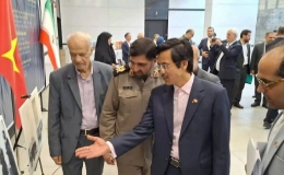 Tọa đàm và triển lãm ảnh “80 năm Ngoại giao Việt Nam vì hòa bình và phát triển” tại Iran