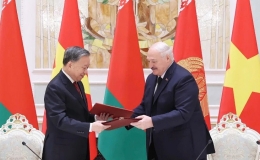 Tổng Bí thư Tô Lâm và Tổng thống Aleksandr Lukashenko chứng kiến lễ ký các văn kiện hợp tác giữa Việt Nam và Belarus