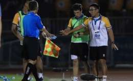 Trọng tài V-League gây tranh cãi lớn vì quên luật