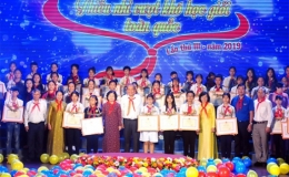 Tuyên dương thiếu nhi vượt khó, học giỏi tiêu biểu toàn quốc