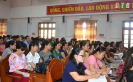 Hưng Hà: tổ chức lớp bồi dưỡng cập nhật kiến thức và thông tin thời sự dành cho cán bộ quản lý giáo dục và giáo viên