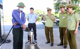 Kiểm tra hoạt động kinh doanh xăng dầu trên địa bàn Kiến Xương và Tiền Hải