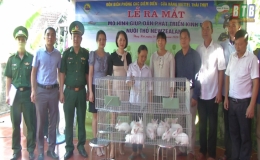 Trao tặng thỏ giống cho hộ nghèo tuyến ven biển