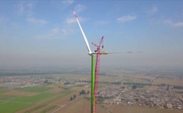 Trung Quốc lắp turbine gió cao bằng tòa nhà 54 tầng