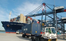 Việt Nam xuất siêu 1 tỷ USD trong tháng 5