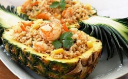 Cách làm cơm rang dứa chà bông