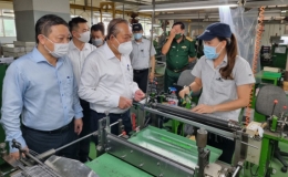 Phó Thủ tướng Thường trực Trương Hòa Bình: Chủ động phòng dịch để bảo đảm an toàn cho công nhân