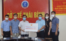 Trao tặng 500 kít xét nghiệm SARS-CoV-2
