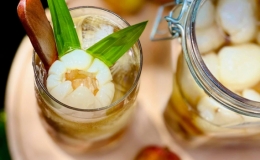 Vải ngâm đường phèn, siêu ngon lại đã khát