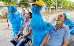 Xét nghiệm sàng lọc Covid-19 cho công nhân khu công nghiệp TBS Sông Trà