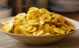 Cách làm snack giòn rụm từ chuối xanh