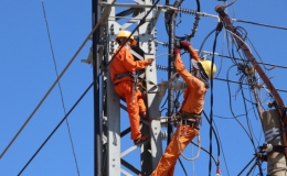 Cảnh báo tiêu thụ điện tăng cao mùa nắng nóng
