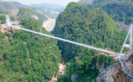 Cây cầu kính dài nhất thế giới ở Mộc Châu