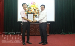 Công bố quyết định bổ nhiệm Phó Giám đốc Ngân hàng CSXH Chi nhánh tỉnh