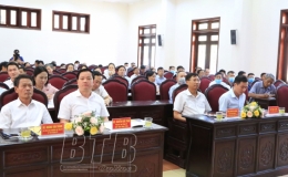 Đồng chí Nguyễn Khắc Thận, Phó Bí thư Tỉnh ủy, Chủ tịch UBND tỉnh tiếp xúc cử tri tại thành phố Thái Bình