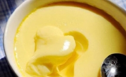 Trứng hấp nước đường mềm mịn