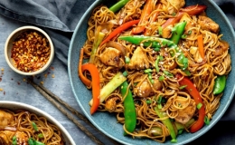 Cách làm mì xào thịt gà thơm ngon