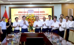 Đoàn công tác của Ban Tuyên giáo Trung ương thăm, chúc mừng các cơ quan báo chí và nhà báo lão thành