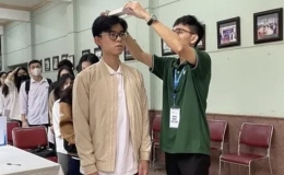 Bộ Giáo dục và Đào tạo “tuýt còi” trường đại học áp chiều cao với thí sinh