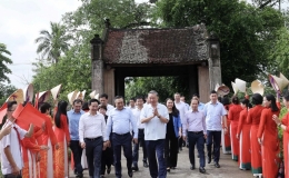Chủ tịch nước Tô Lâm thăm nhân dân làng cổ Đường Lâm