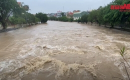 Mưa lớn chưa từng thấy 10 năm qua, Hải Phòng và Quảng Ninh ngập nặng