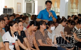 Trên 200 đoàn viên công đoàn Công ty TNHH May Bình Minh -ATC được tập huấn Luật Thực hiện dân chủ ở cơ sở