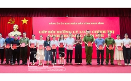 112 đảng viên được cấp giấy chứng nhận hoàn thành lớp bồi dưỡng lý luận chính trị