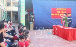 Trường Mầm non xã Đông Hòa tập huấn phòng cháy chữa cháy