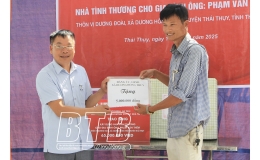 Khánh thành và bàn giao nhà tình thương cho hộ nghèo