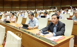 Quốc hội biểu quyết thông qua các dự án Luật