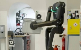 Robot được điều khiển bằng giọng nói