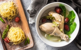 Mì gà tiềm ớt hiểm