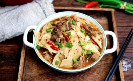 Mát trời làm ngay sườn om măng cho bữa cơm thêm ngon miệng