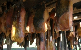 Những đặc sản "nặng mùi" nổi tiếng của các nước trên thế giới
