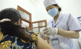 Bắt đầu tiêm thử nghiệm đợt 2, giai đoạn 3 vắc xin phòng Covid-19 Nano Covax