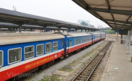 Đường sắt tạm ngừng bán vé cho hành khách đi và đến ga Hà Nội