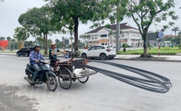 Cảnh báo mất an toàn giao thông từ xe tự chế