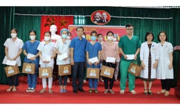 Công đoàn ngành y tế: Thẩm định hồ sơ, chi hỗ trợ cho 451 đoàn viên, người lao động bị ảnh hưởng bởi dịch Covid-19