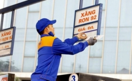 Giá xăng giảm rất mạnh