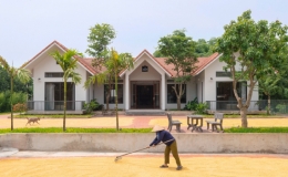Nhà mái ngói siêu đẹp lấy cảm hứng từ nhà 5 gian