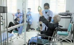 Tháo gỡ khó khăn, vướng mắc trong đấu thầu mua sắm và sử dụng thuốc, vật tư y tế