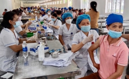 Thực hiện thêm hơn 2.000 mũi tiêm nhắc lại vắc-xin phòng Covid-19 cho công nhân tại Công ty TNHH May Texhong