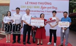 Agribank Chi nhánh tỉnh Thái Bình trao giải cho khách hàng trúng thưởng